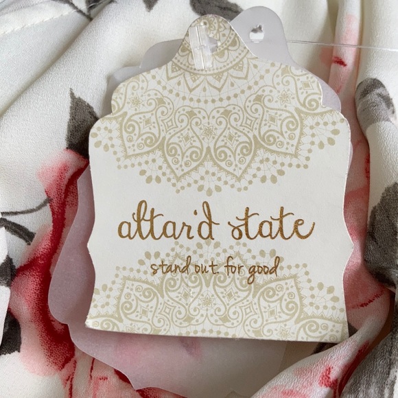 Altar’d State Floral Romper Medium - Picture 9 of 12